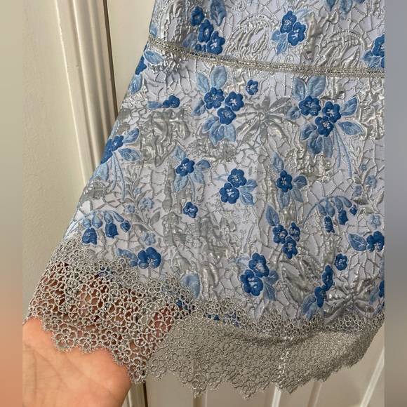 Elie Tahari ARIANNA Dress light Blue metallic eyelet lace Silver babydoll NWT - Picture 4 of 15